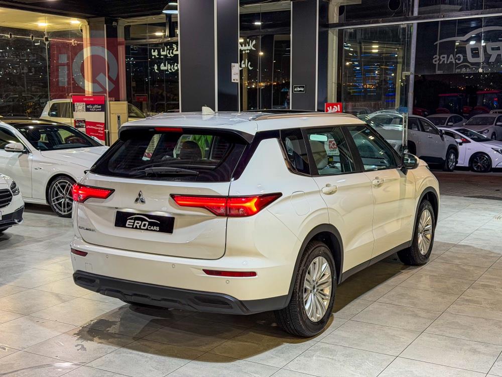 میتسوبیشی ئاوتلاندەر